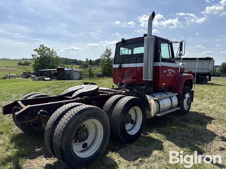 1989-ford-l9000-image-5