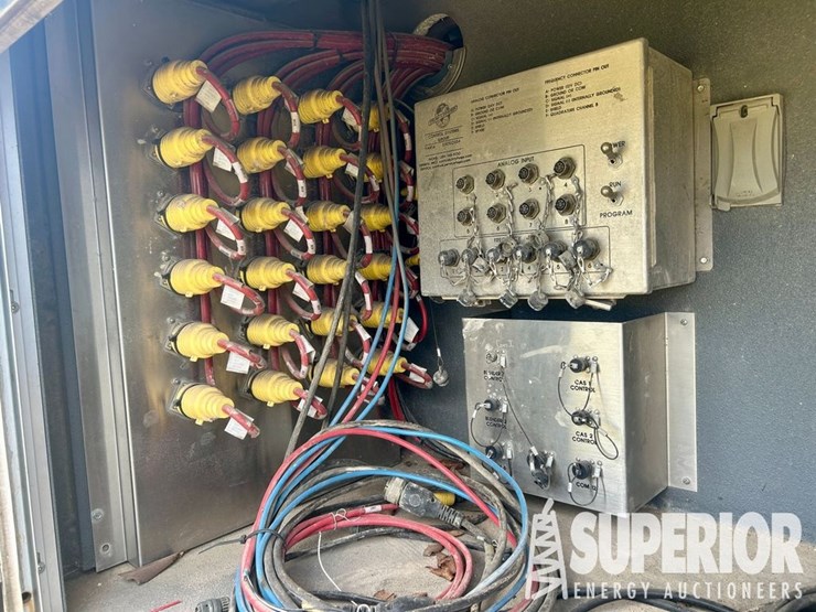 (x)-(9-42)-2013-turnkey-8'w-x-30'l-command-center,...-image-13