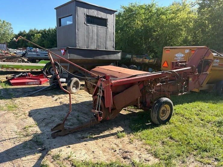 new-holland-270-image-2
