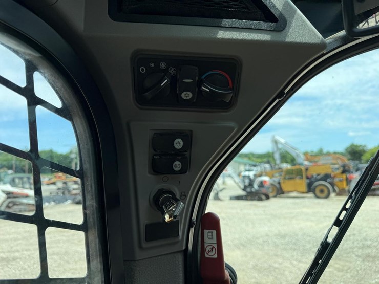 caterpillar-259d-image-26