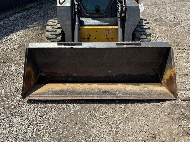 new-holland-ls190b-image-9