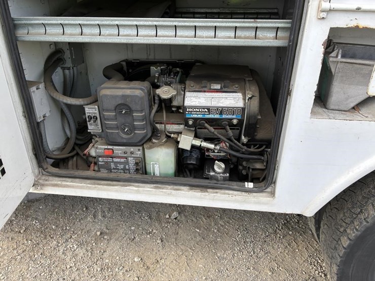2008-ford-f550-image-15