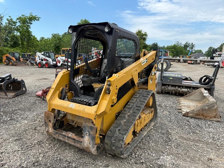 2018-caterpillar-249d-image-8