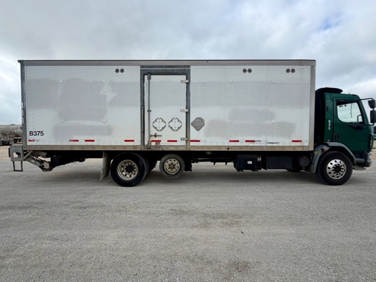 2016-peterbilt-220-image-4