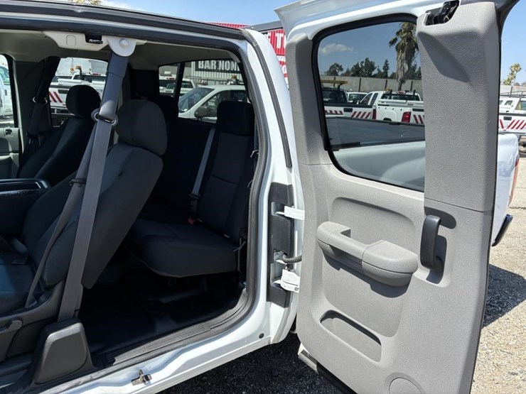 2011-chevrolet-1500-image-11
