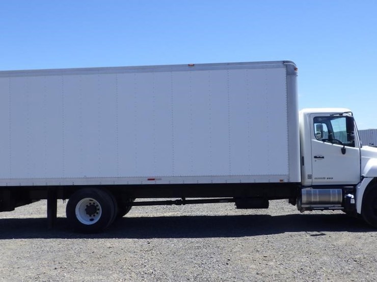 2015-hino-338-image-4