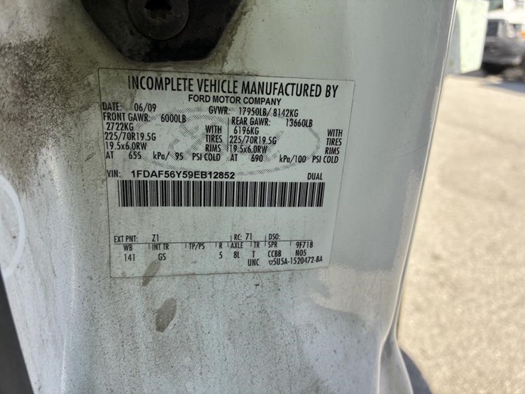 2009-ford-f550-image-21