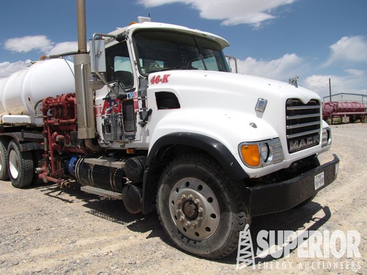 (x)-(6-9)-2004-mack-cu713-t/a-kill-truck,-vin-1m2a...-image-8