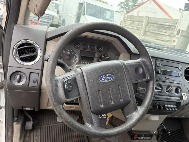2008-ford-f550-image-25