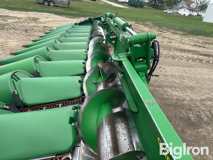 2022-john-deere-c12f-image-16