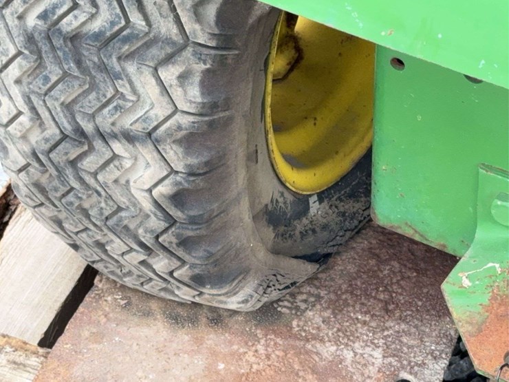 john-deere-110-image-6