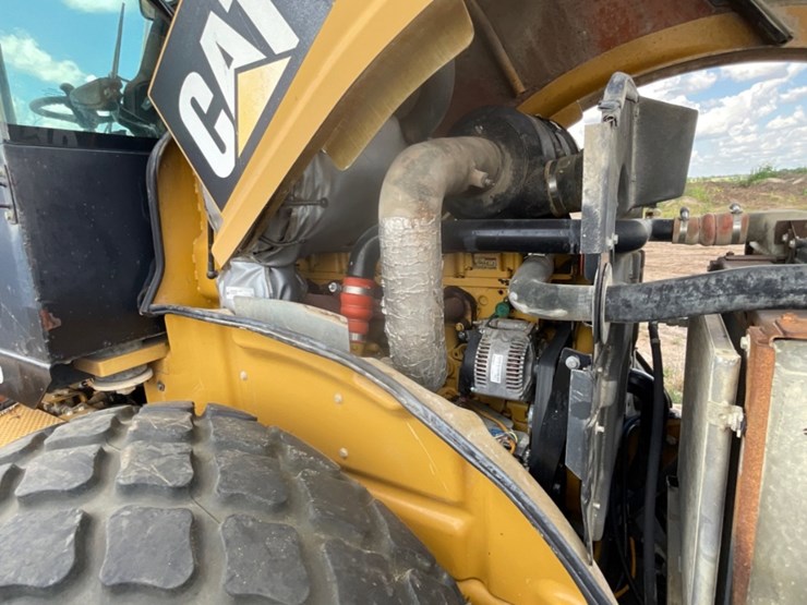 2010-caterpillar-cs56-image-13