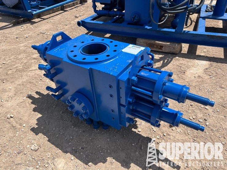 (1-111)-townsend-tm20-7-1/16"-5000#-hyd-dbl-ram-bo...-image-1