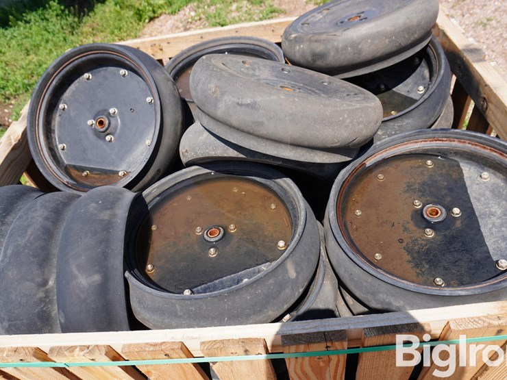 case-ih-gauge-wheels-image-2