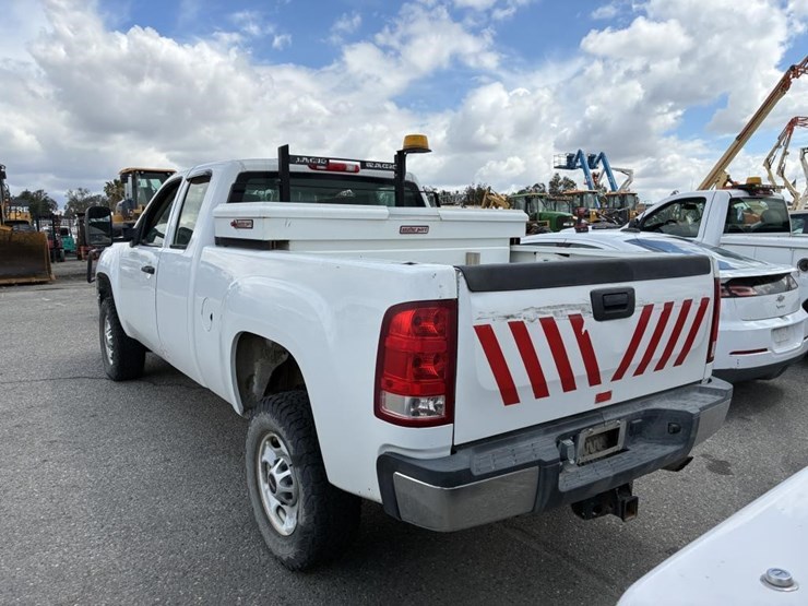 2012-gmc-sierra-2500-image-4