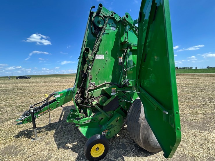 john-deere-560m-image-9