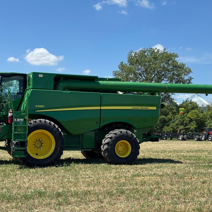 JOHN DEERE S680
