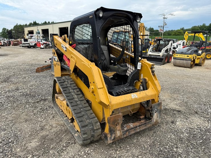 2018-caterpillar-249d-image-6