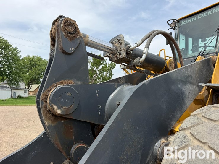 john-deere-744-image-9