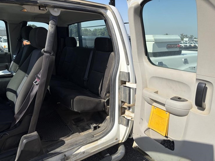 2012-gmc-sierra-2500-image-16