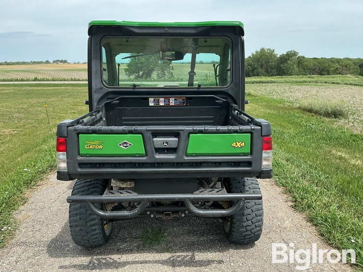2019-john-deere-gator-image-6