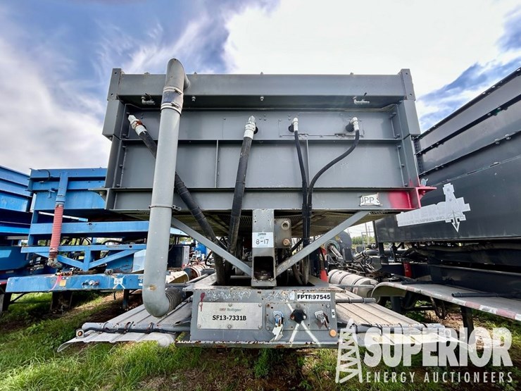 2017-caterpillar-375-image-17