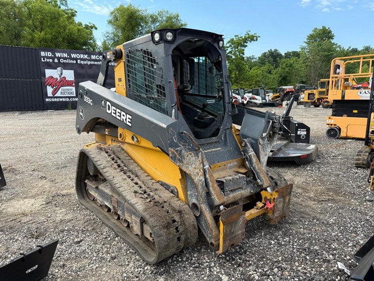 2017-deere-333g-image-2