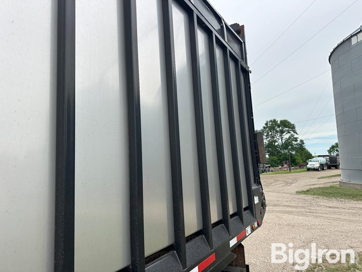 2013-meyer-9140t-boss-rt-t/a-live-bottom-forage-trailer-image-16