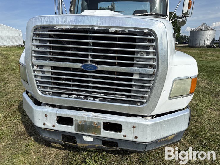 1989-ford-l9000-image-11