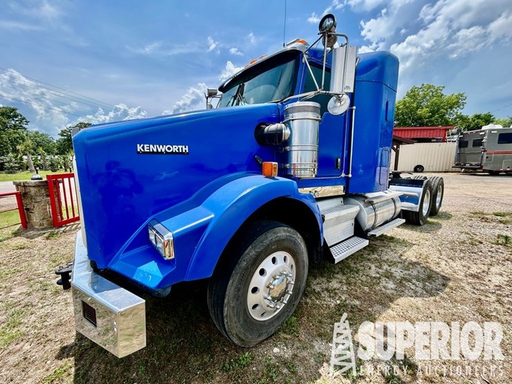 2013-kenworth-t800-image-3