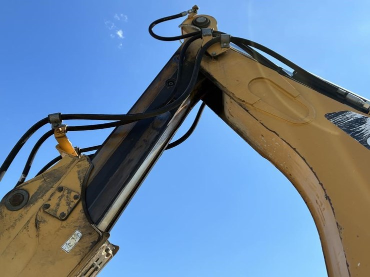 2014-caterpillar-430e-image-15