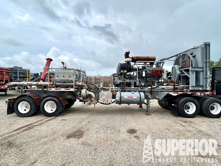 2012-cummins-qst30-image-4