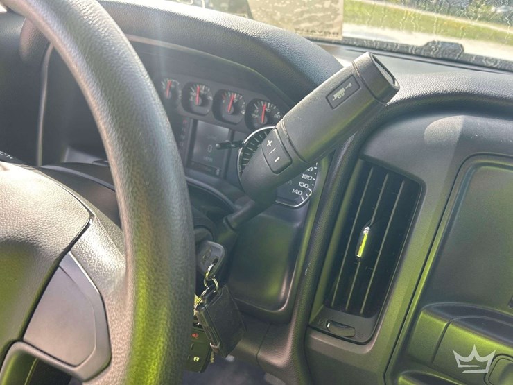 2018-chevrolet-silverado-1500-image-16