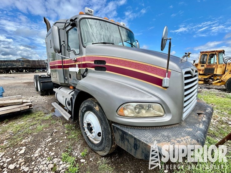 (x)-(9-68)-2007-mack-cxn613-t/a-truck-tractor-w/sl...-image-4
