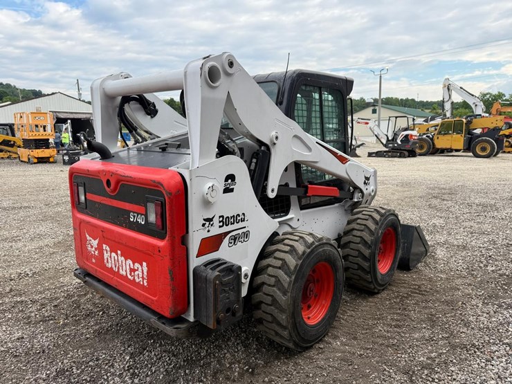 2022-bobcat-s740-image-4