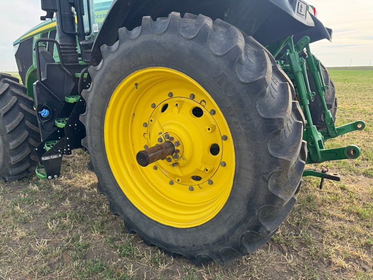 2023-john-deere-7r-210-image-22