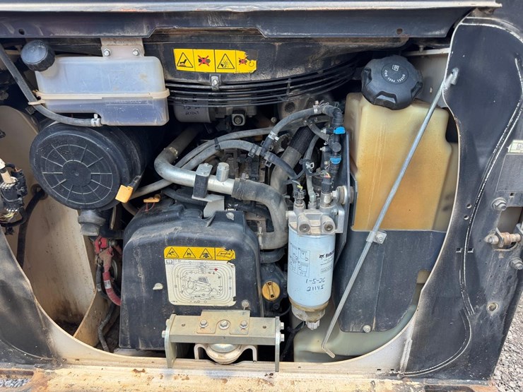 2021-bobcat-t64-image-17