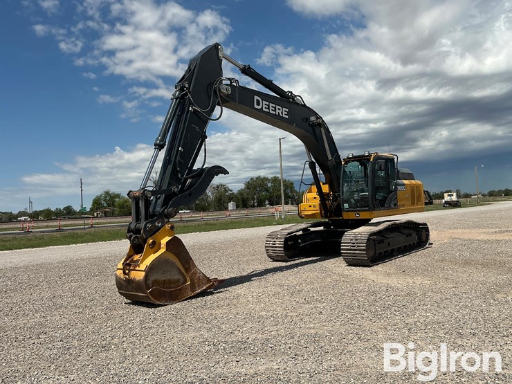 2018-deere-300g-lc-image-1