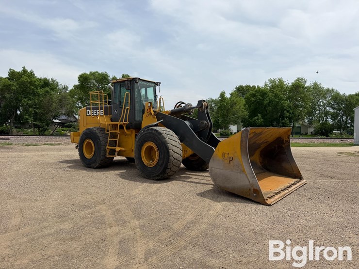 john-deere-744-image-3