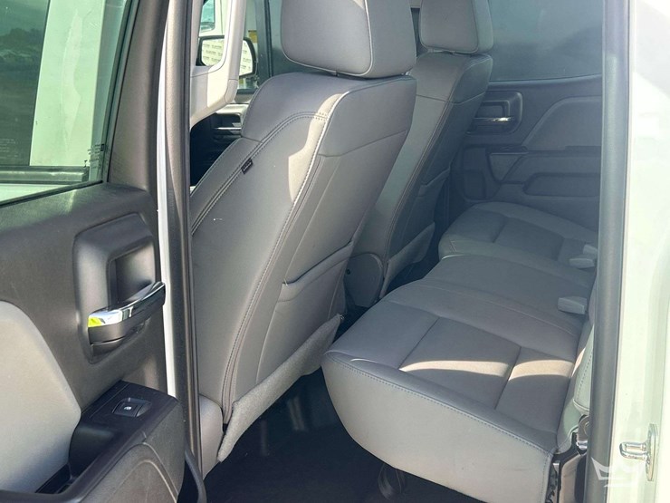 2018-chevrolet-silverado-1500-image-21