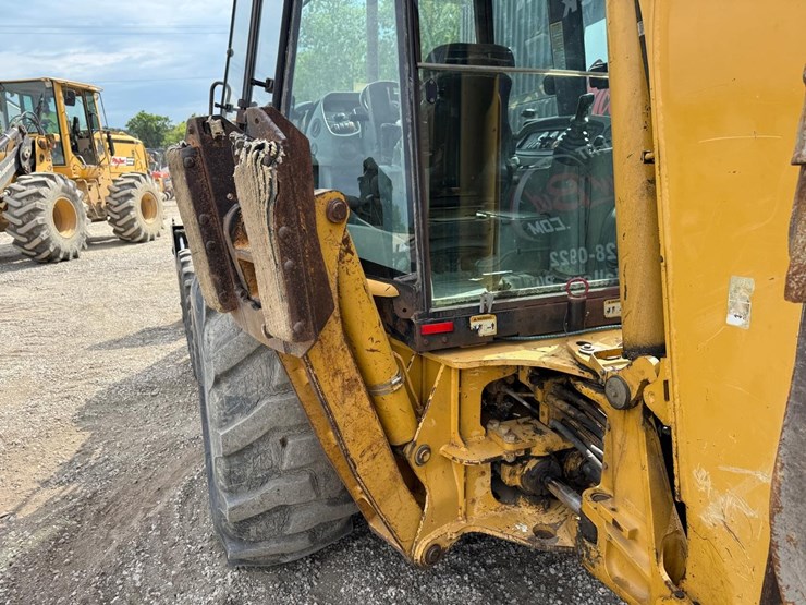 caterpillar-420d-image-18