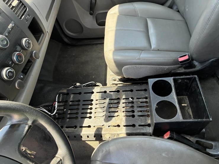2011-chevrolet-silverado-2500-image-18