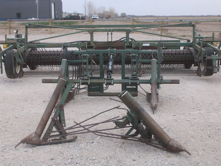 #1020-•-1996-pickett-6r30a-one-step-bean-cutter-image-1