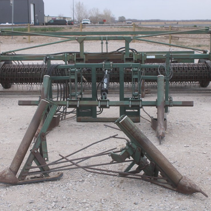 #1020 • 1996 PICKETT 6R30A One Step Bean Cutter