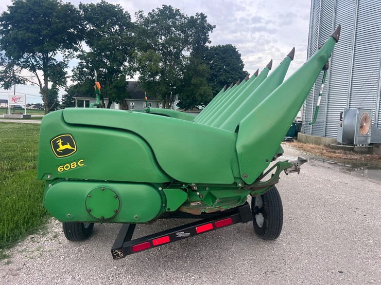 john-deere-608c-image-1
