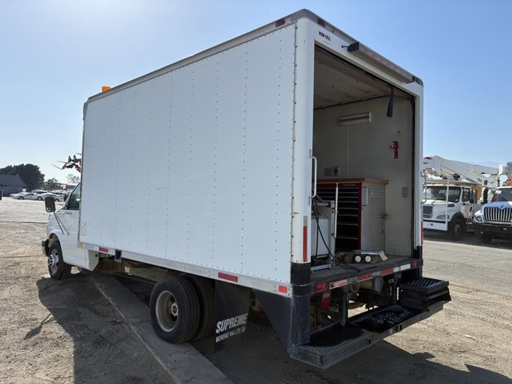 2003-gmc-3500-image-4