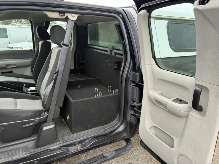 2009-chevrolet-2500hd-image-14