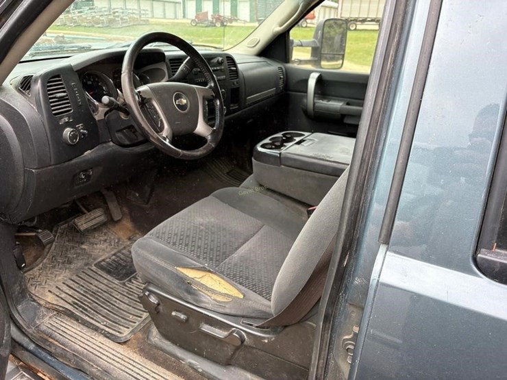 2008-chevrolet-2500-image-14