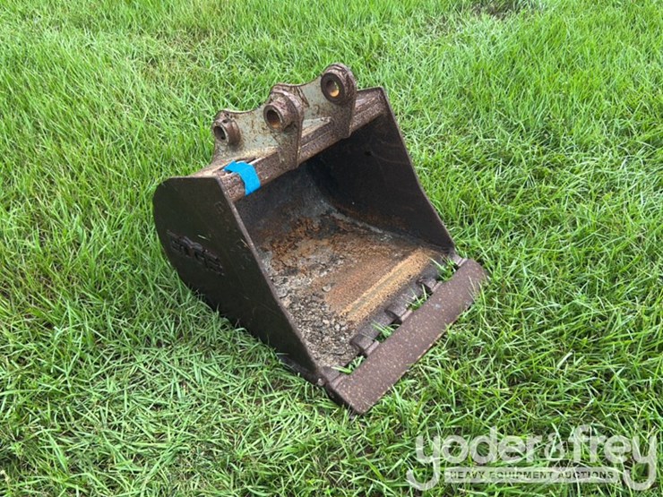 edge-24"-bucket-to-suit-excavator-image-1