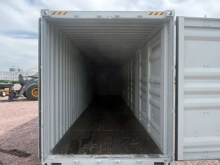 #4001-•-40ft-shipping-container-image-15